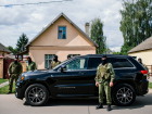 В Херсоне люди в военной форме зарубили горожанина топором и угнали его машину