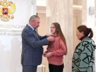 Школьница из Нижних Серогоз получила медаль за мужество 