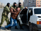 В Херсоне военкомы расстреляли машину горожанина, а после затолкали его в микроавтобус и увезли