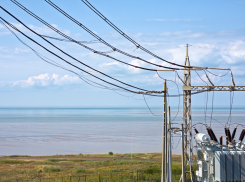 Власти Голопристанского округа объяснили, почему в Чулаковке месяцами нет света 
