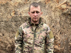 «Осколки сами выходят из глаз»: частично потерявший зрение командир роты воюет под Херсоном