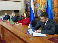 Херсонщина заключила договор о сотрудничестве с министрами культуры ЛНР, ДНР и Запорожья
