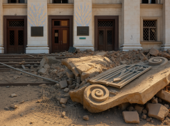 «Удар возмездия» по администрации Херсона: шокирующие кадры