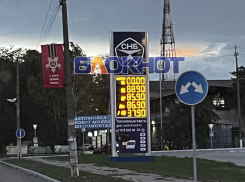 Золотой бензин для избранных: кризис на заправках Херсонщины не утихает