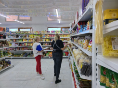 О низких по сравнению с Краснодарским краем ценах на еду, рассказал херсонский депутат Фомин
