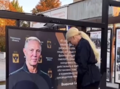 Мисс Херсонской области начинает день с поклонения губернатору Сальдо