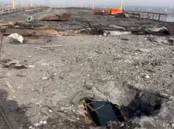 Военкор Коц показал Антоновский мост после 150 попаданий HIMARS - видео