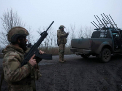 Новости СВО: Макрон предал Зеленского, «французы» минируют Херсонщину, Днепр покраснел от братской крови