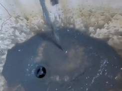 Вода с глиной льётся из кранов жителей Геническа