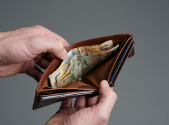 Херсонцы высмеяли официальный рост зарплат на 14%