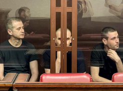Обвиняемые по делу о гибели двух человек и о покушении на губернатора Херсонской области признали вину