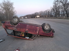 В Новой Каховке в ДТП перевернулся автомобиль
