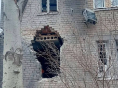 В Новой Каховке ВСУ нанесли удары по зданию Соцфонда и детского дома творчества