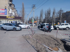В Геническе в ДТП на аварийном перекрёстке пострадали три человека
