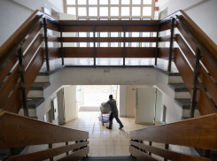 ВСУ используют школы Херсона для размещения РЭБ