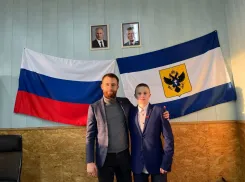 Из активиста в художники: как херсонец подарил губернатору уникальный портрет и изменил свою жизнь