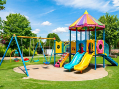 В Херсоне бойцы ВСУ оккупировали детскую площадку и угрожали местным жителям расправой