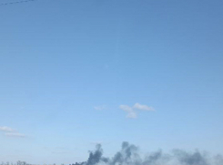 Сельхозтехника загорелась в Херсонской области после удара ВСУ