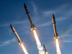 ВС РФ через Херсон нанесли массированный удар по Киеву