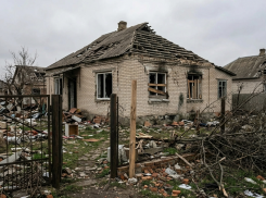 Жители Алешкинского округа не могут получить помощь за разрушенные дома из-за проблем с выездом комиссий