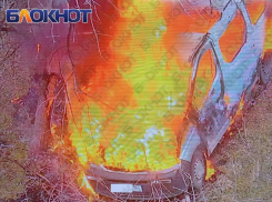 В Горностаевке от удара ВСУ сгорела машина вместе с человеком