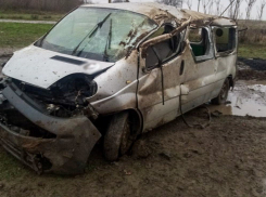 Пьяный водитель перевернулся на трассе в Каховском округе