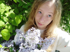 Юная художница из Херсонской области нарисовала Героя России и победила