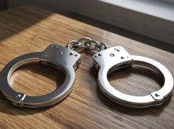 В Херсоне начальник медслужбы ТЦК помогала за доллары уклоняться от мобилизации