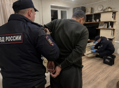 Житель Голопристанского округа после пьянки убил жену, и хранил дома склад боеприпасов