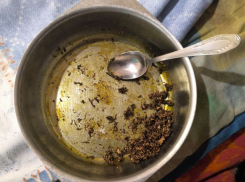 В Херсонской области мужчина делал из дикорастущей травы наркотики