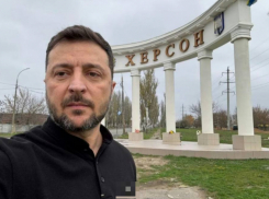 Зеленский не смог защитить Херсон, тратя ежедневно на войну по 450 млн долларов