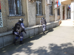 В Херсонской области «освободили заложников и обезвредили бомбу»