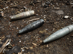 В Горностаевском округе обнаружили мины ВСУ, замаскированные под ветки и ритуальные венки