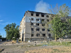 Миномётный удар ВСУ по Каховке разрушил дом и ранил 82-летнего жителя