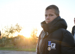 Юный герой из Херсонской области спас семью из огня и получил медаль