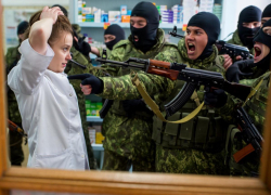 В Херсоне боевики ВСУ устроили погром в аптеке из-за наркотических препаратов