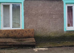 Житель Херсонщины втянул подростка в кражу окон ради сигарет и алкоголя