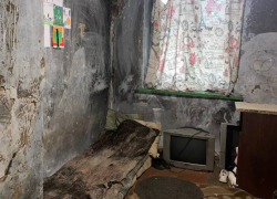 В Херсонской области из-за нерадивой матери четверо детей жили на помойке