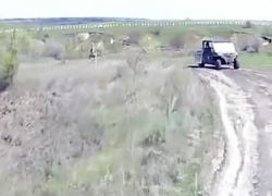 Уничтожение БТР и багги ВСУ под Херсоном попало на видео