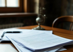 «Херсоноблэнерго» задолжало сотруднику круглую сумму