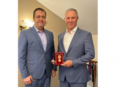 «Позирует с медалью»: как живет в России подозреваемый по делу о сожжении людей в Одессе