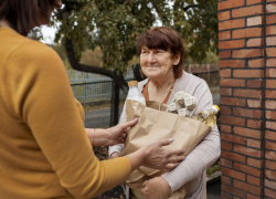 Более четырех тон гуманитарного груза доставили в Херсонскую область из Крыма