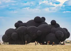 Херсонка и киевский художник покорили фестиваль Burning Man впечатляющей инсталляцией