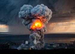 Появилось видео удара ВС РФ по штабу украинских сил на территории Херсона