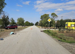 В Херсонской области водитель без прав насмерть сбил велосипедистку