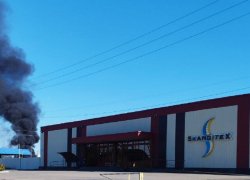 В Каховке дроны ВСУ спалили фуры на парковке предприятия Scanditex