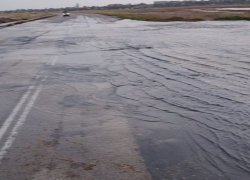 Стихия на Арабатской стрелке: дорога под водой стала испытанием для жителей