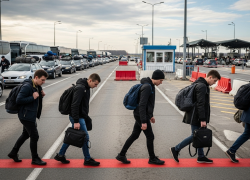 Юные украинцы толпами бегут из Украины