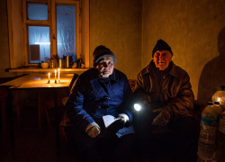 Неделями сидящим без света херсонцам напомнили о передаче показаний, умолчав о перерасчёте 