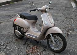 В Херсоне ВСУшник врезался в скутер с девушкой